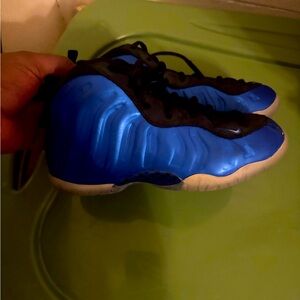 Black and blue foams